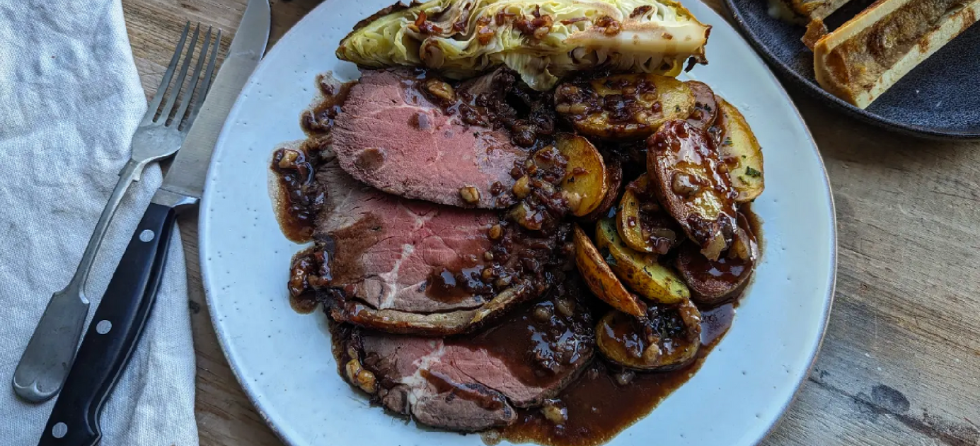 75 DAY AGED RUMP ROAST WITH BONE MARROW GRAVY – Turner & George