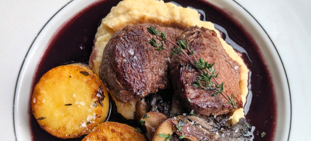 YORKSHIRE WAGYU MEDALLIONS WITH OYSTER MUSHROOMS, CELERIAC & FONDANT POTATOES